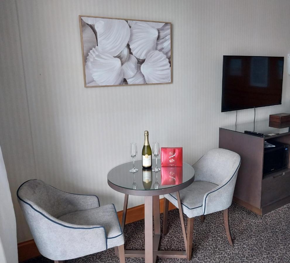 Luxury Privately Owned Ocean View Studio Apartments At O4Ks Gold Tower Gold Coast Exterior photo